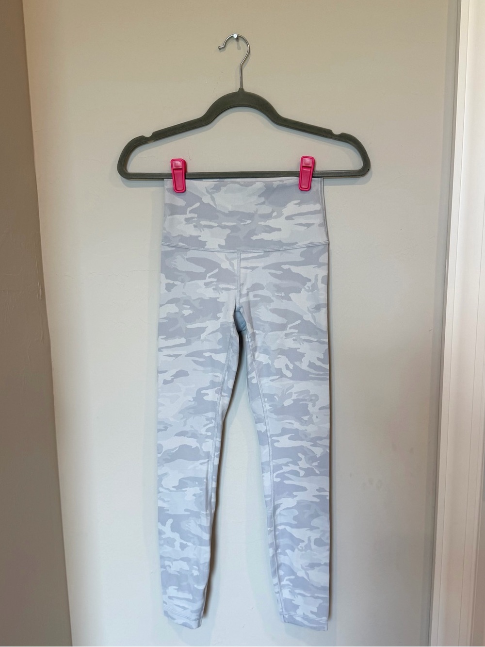 Lululemon Camo Wunder Under High Rise Tight 25" *Luxtreme Size 4